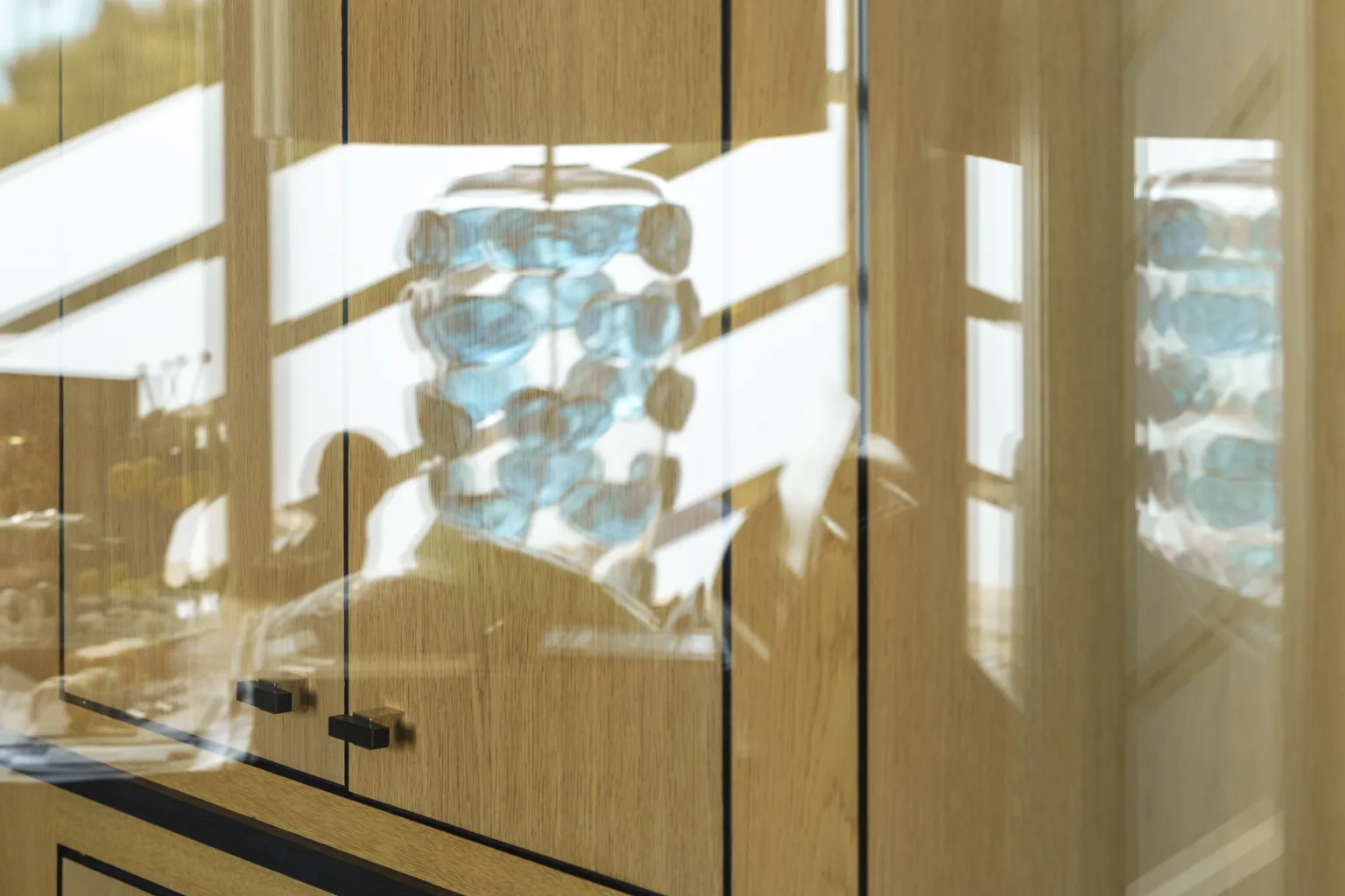 Bureau sur mesure au design raffiné et contrasté