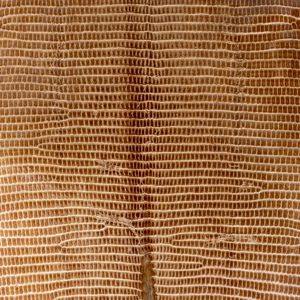 Du cuir sur un meuble